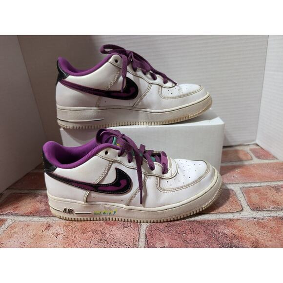 Nike Air Force 1 '07 Just Do It White Vivid Purple DX3933-100 Youth Sz 7 Women 9 - Picture 6 of 9